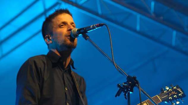 A verset mondani, a dalt énekelni kell