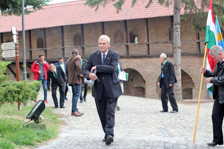 Tőkés László: az EU ellenében kell megvédenünk identitásunkat