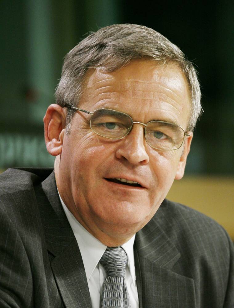 Tőkés László autonómia-párbeszédre hívja a román parlamentet a KMAT nevében