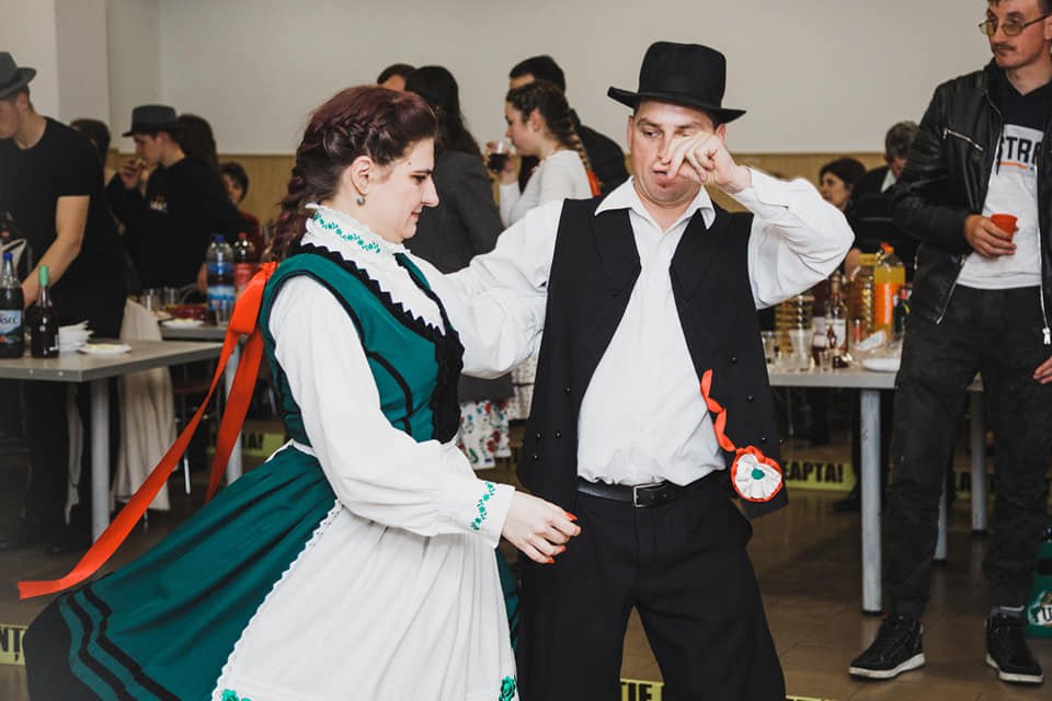 Árvalányhaj Néptánccsoport