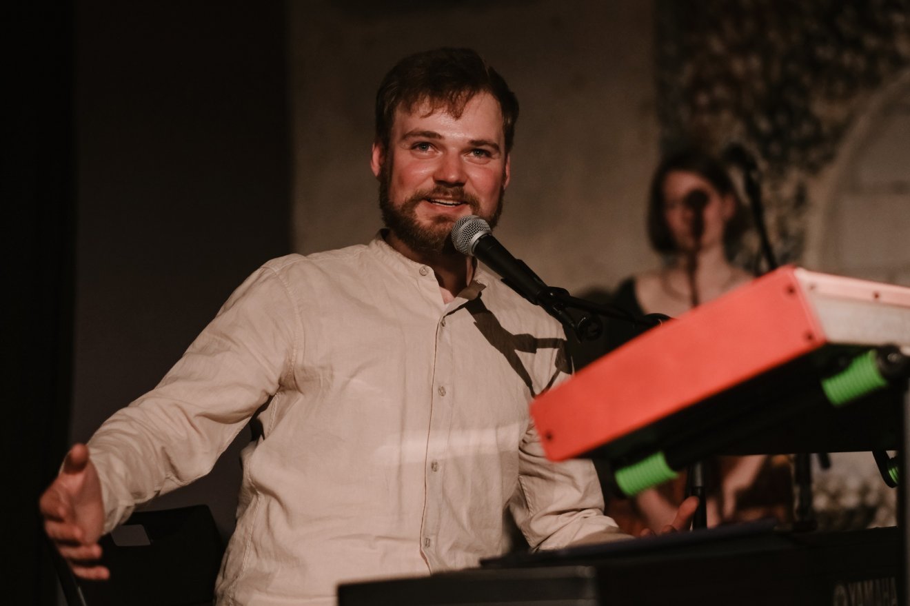 Székely Norbert szerint a zsoltárszövegek kapcsán nincsenek generációs korlátok •  Fotó: Facebook/Ps:alter