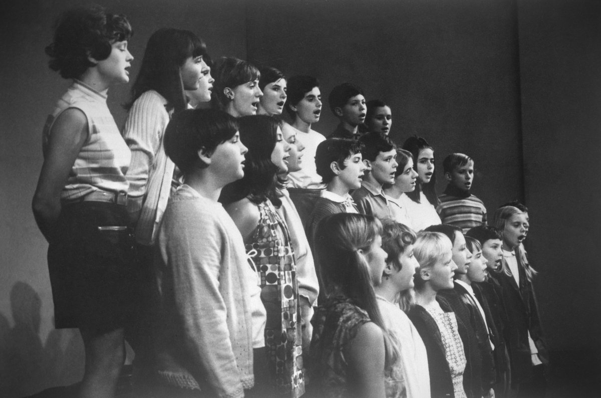 A Magyar Rádió és Televízió Gyermekkórusa Tokióban 1968 novemberében &bullet;  Fotó: MTI/Archív