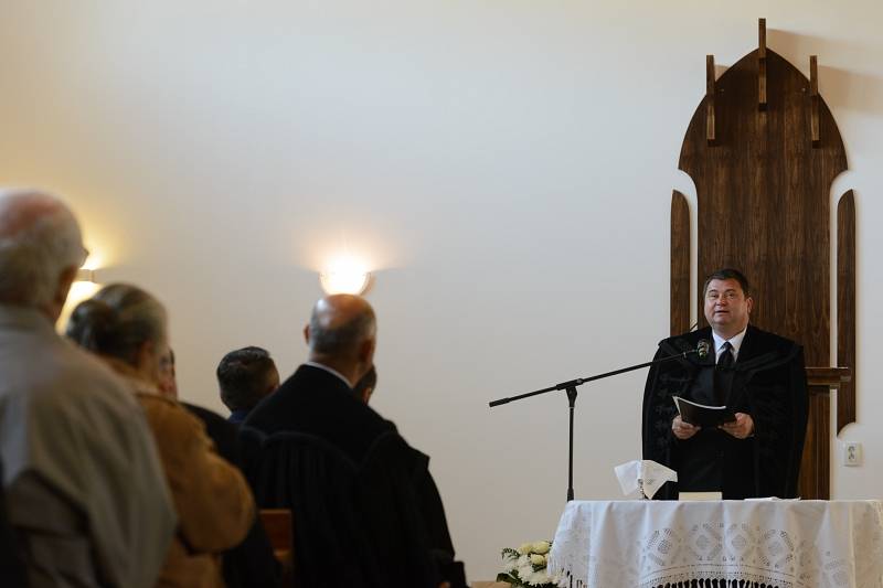 Az új szászfenesi református lelkipásztor minden istentiszteletet és prédikációt kihívásként él meg • Fotó: Kiss Gábor