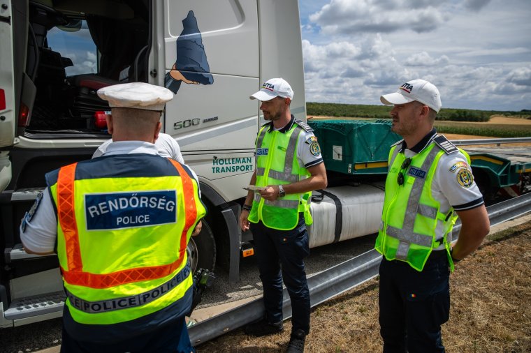 Erdélyi rendőrök magyarországi bevetésen – A magyar alezredes szerint komoly segítséget jelentenek a romániai kollégák