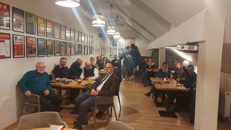 Az Erdélyi magyar Írok Ligájának egyik kolozsvári rendezvénye •  Fotó: Facebook/Erdélyi Magyar Írók Ligája