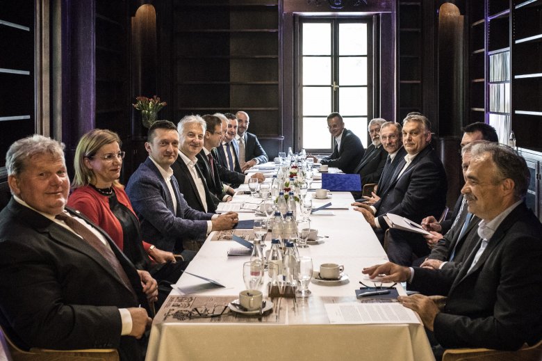A magyar kormány első ülése. Orbán Viktorék nem négy évre terveznek •  Fotó: MTI