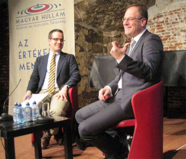 Emberközelben Navracsics Tibor EU-biztos