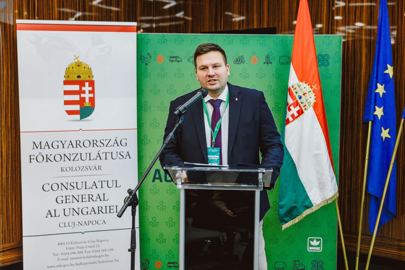 Grezsa Csaba olyan főkonzulátusért dolgozik, amit a legtöbb erdélyi magyar magáénak érez •  Fotó: Facebook/Magyarország Főkonzulátusa Kolozsvár