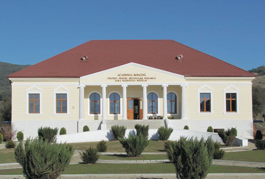 Az alsófarkadini Lónyai–Nopcsa-kastélyt ma már csak Berthelot-birtokként emlegeti a Román Akadémia &bullet;  Fotó: Szucher Ervin