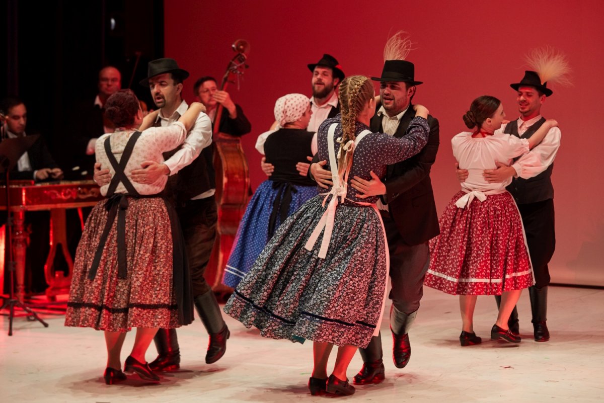 „Átimennék a Murán.” A gálaesten számos muravidéki táncos lépett fel &bullet;  Fotó: Csermák Zoltán