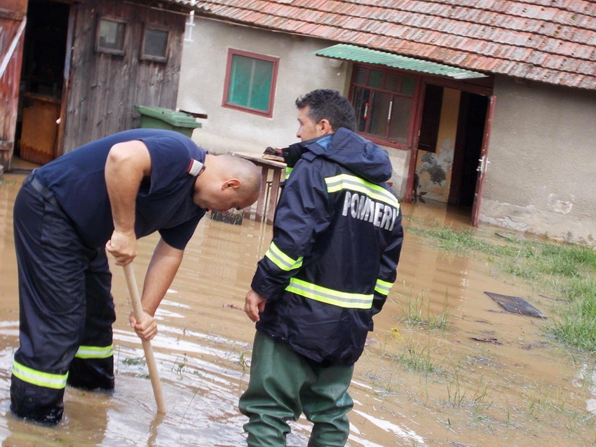 A kétszeres gátavató után Székelyhíd utcáit elöntötte a víz &bullet;  Fotó: Sütő Éva