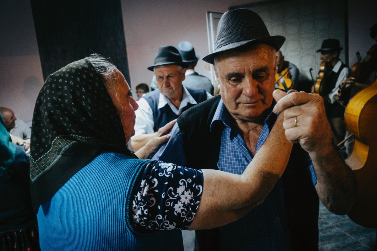 A visaiak olyan különleges táncokat adnak elő Budapesten, mint a „négyes”, a „lassú cigánytánc”, vagy akár a párban és szóló-férfitáncként is járt „korcsos” •  Fotó: Hagyományok Háza