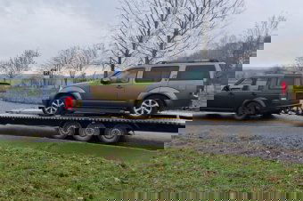 Túlsúlyos járműszerelvény román sofőrjét büntették meg a csengersimai határátkelőnél a magyar rendőrök