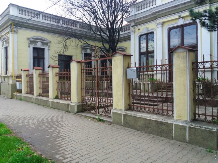 A nagyváradi Léda-ház magánya