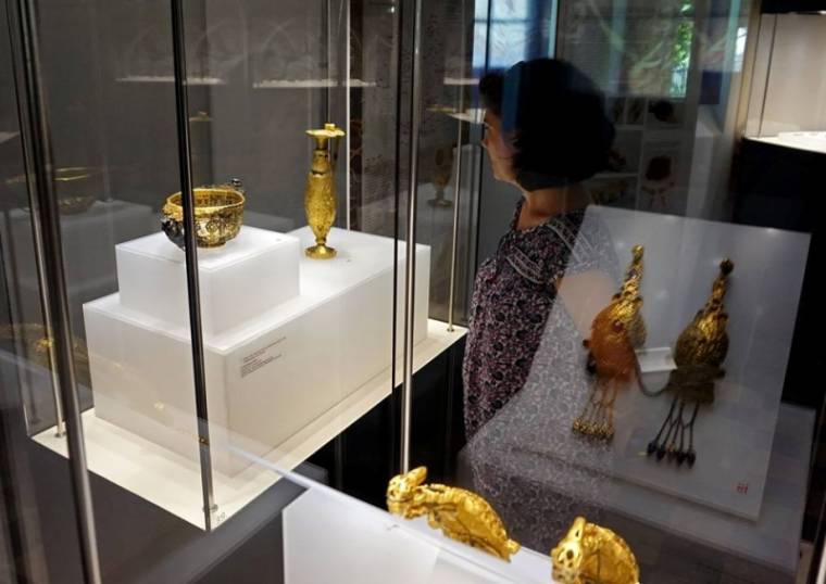 Csibék és karkötők mesélnek a múltról