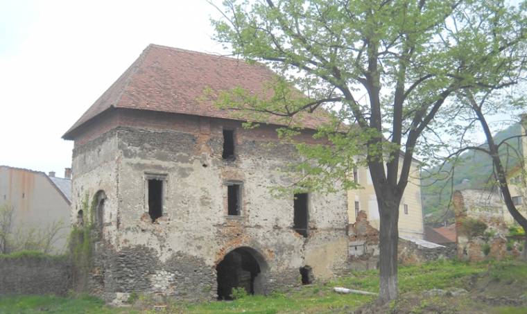 Szilágysomlyó: három vár egyetlen romja