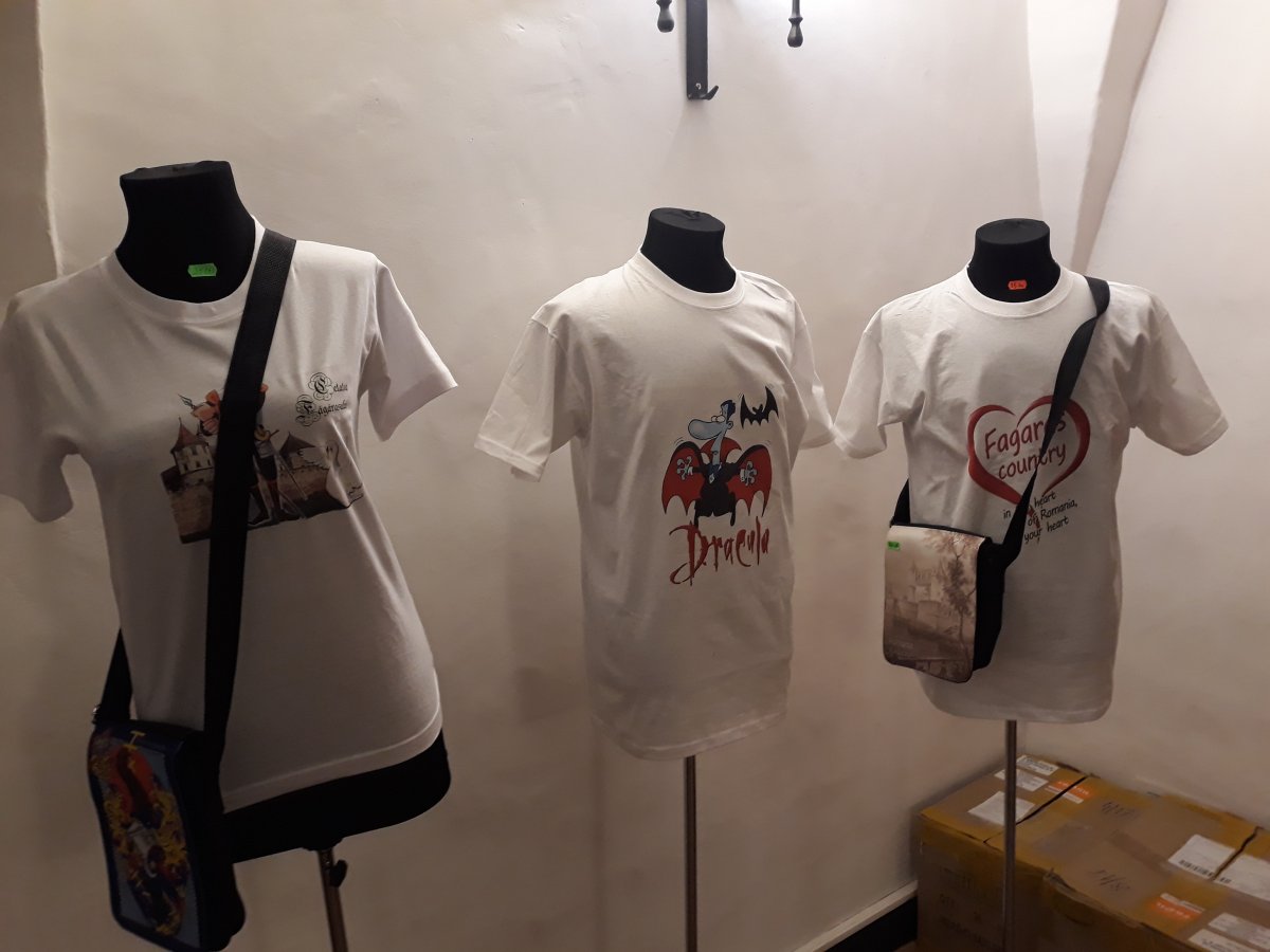 Történelmi giccs formájában Drakula is beköltözött a vár falai közé •  Fotó: Szucher Ervin