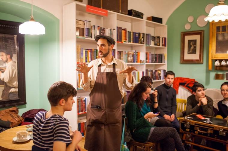 Betűözön és kávéillat a Kofferben