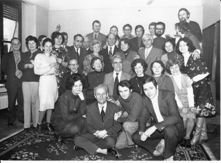 Közös ismerősök a könyvespolcon