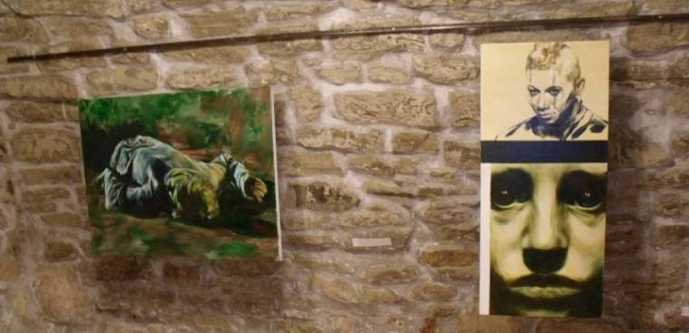 Művészi szembesítés áldozatokkal