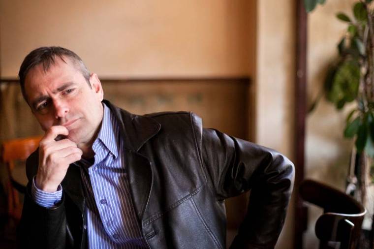 A szatírával bármilyen irányba lőni lehet