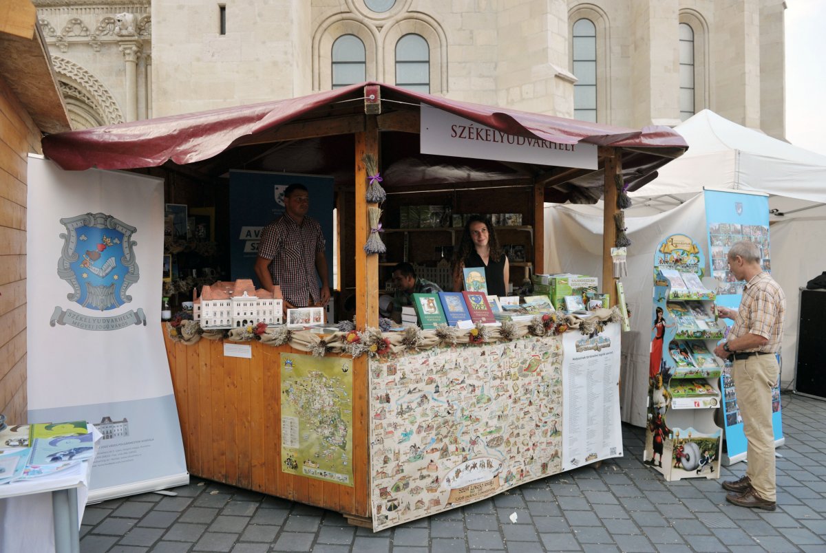 Erdélyi kiadók a budapesti könyvvásáron. Egyre inkább egységesebb a Kárpát-medencei magyar könyvpiac &bullet;  Fotó: Beliczay László
