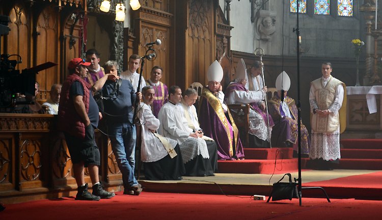 Anyagiak hiányában a Márton Áron életéről forgatott nagyjátékﬁlmnek csupán néhány jelenetét sikerült felvenni &bullet;  Fotó: Szabó Tünde