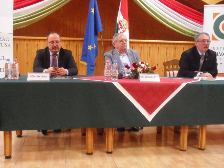 Tusványos: kapocs a nemzetek között