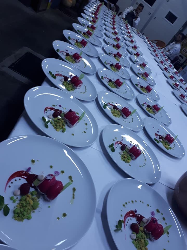 Ételkavalkád. A világversenyen 105 egyforma tányér készül minden fogásból •  Fotó: Békés Megyei Culinary Team