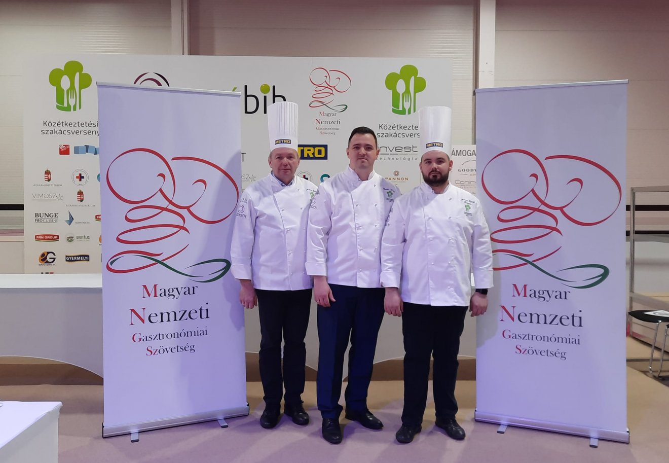 A Magyar Nemzeti Gasztronómiai Szövetség képviselői, középen Bondár László •  Fotó: Békés Megyei Culinary Team