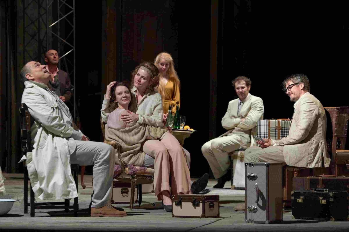 A kolozsvári előadáshoz olyan tér született, amely együtt él a színpadi szöveggel és eseményekkel • Fotó: Biró István/Kolozsvári Állami Magyar Színház