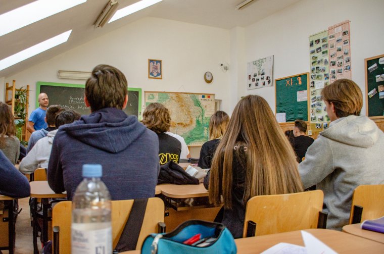 Rafila: a szülők mindössze 5 százaléka íratja be gyermekét az egészségügyi nevelési órákra