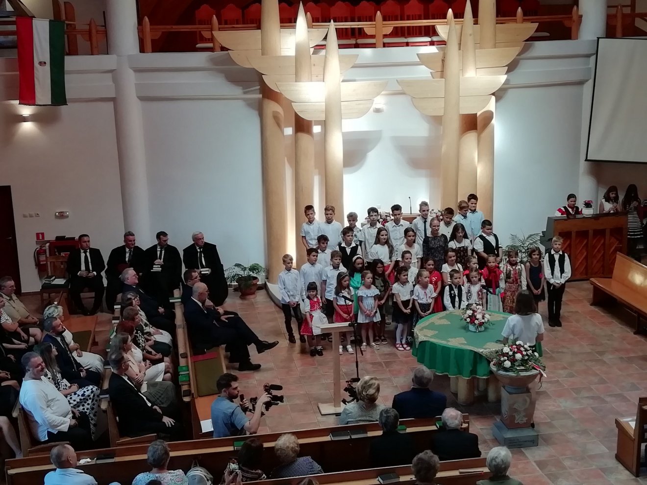 Az egyházi ünnepség keretében a gyülekezet gyerekkórusa is énekelt •  Fotó: Somogyi Botond