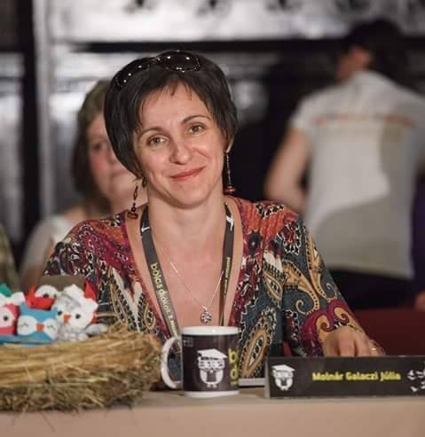 Molnár Galaczi Júlia: a nyelvtanároknak legalább a fele még azokhoz a generációkhoz tartozik, amelyek nem születtek okostelefonnal a kezükben 