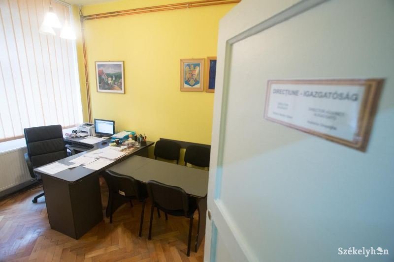Igazgatói iroda. Továbbra is kevesen pályáztak a meghirdetett iskolavezetői tisztségekre •  Fotó: Boda L. Gergely