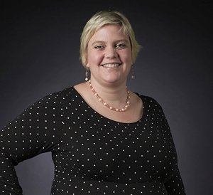 Pillich-Wright Gyöngyvér: egy nyelvoktatói intézményben ugyanannyi hangsúlyt fektetünk az írásra, olvasásra, mint a beszédre és a hallás utáni szövegértésre 