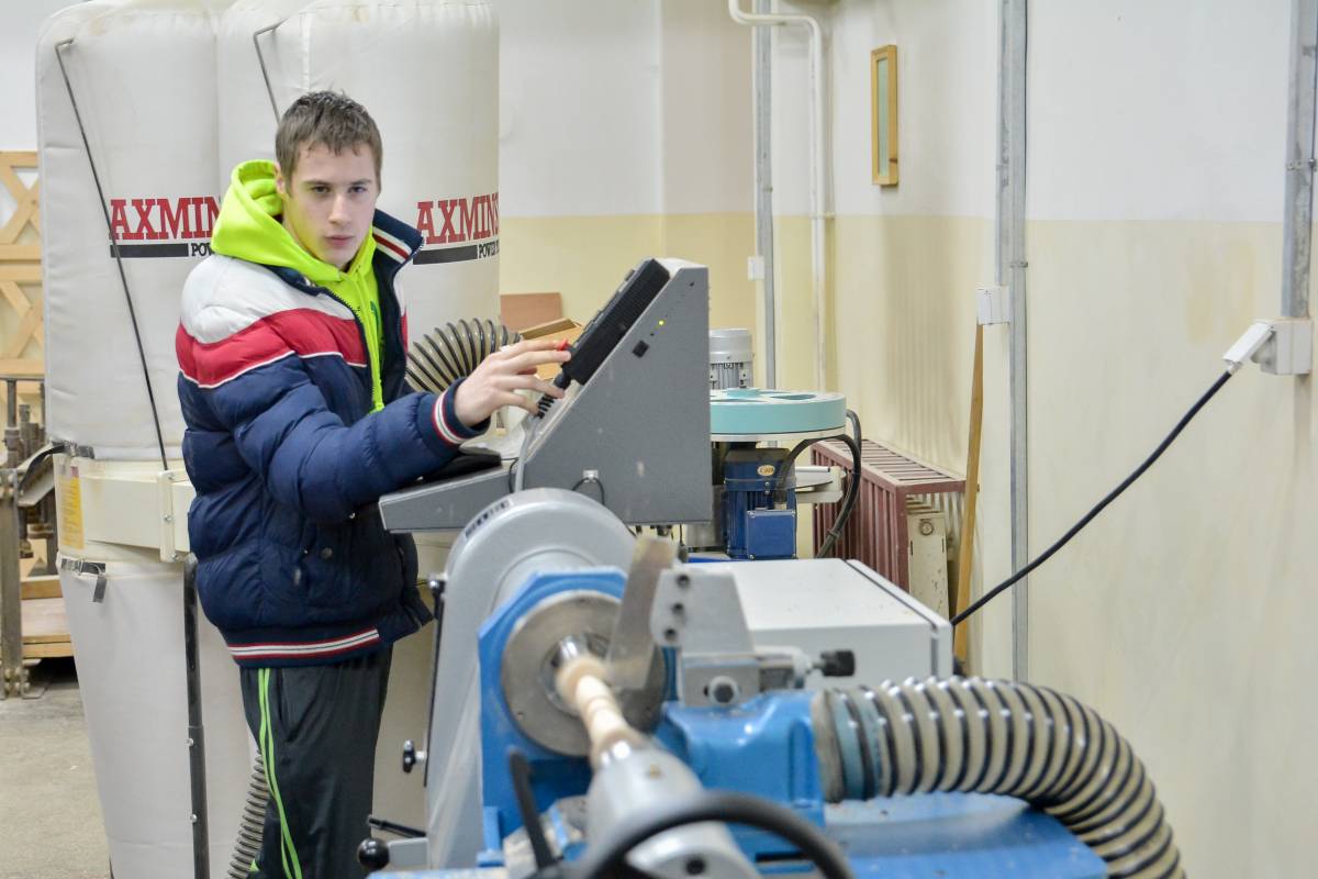 A fiatalokat a cégek betanítják, de sok esetben azok mégsem vállalnak munkát hosszú távra &bullet;  Fotó: Mihály Csaba