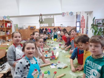 Könnyen navigál a virtuális világban, de cipőfűzőjével nehezebben boldogul ma egy elemista