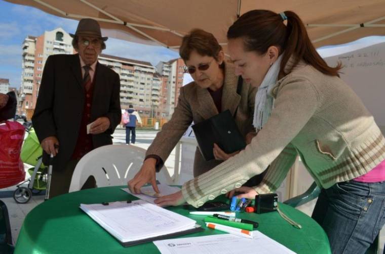 Aláírásgyűjtés a magyar önrendelkezésért