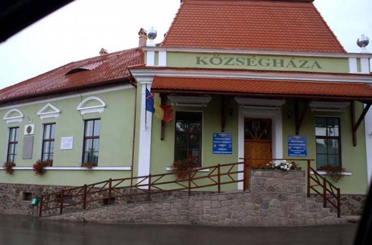 Megtűrten, magyarul Erdélyben