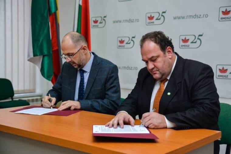 Kormánybuktatással indulna a kampány