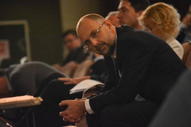 RMDSZ: változást, de csak csínjával