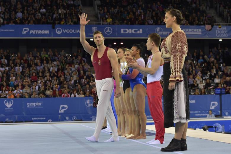 Berki Krisztián Kolozsváron: ezüstös integetés •  Fotó: CLUJEUROGYM2017.RO