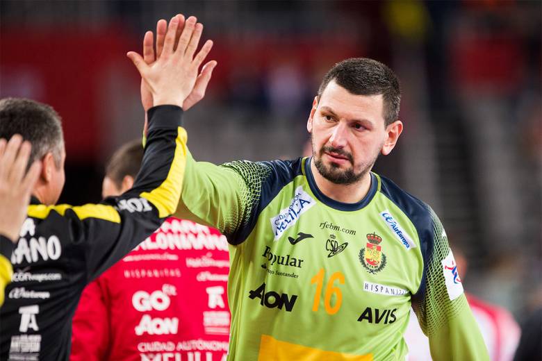 Sterbik Árpád beugrása döntőnek bizonyult a spanyolok sikerében •  Fotó: EHF/Jure Erzen
