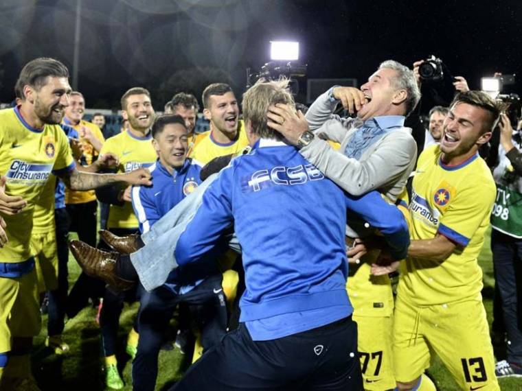 Steauás aranyélet: triplázás után menesztés