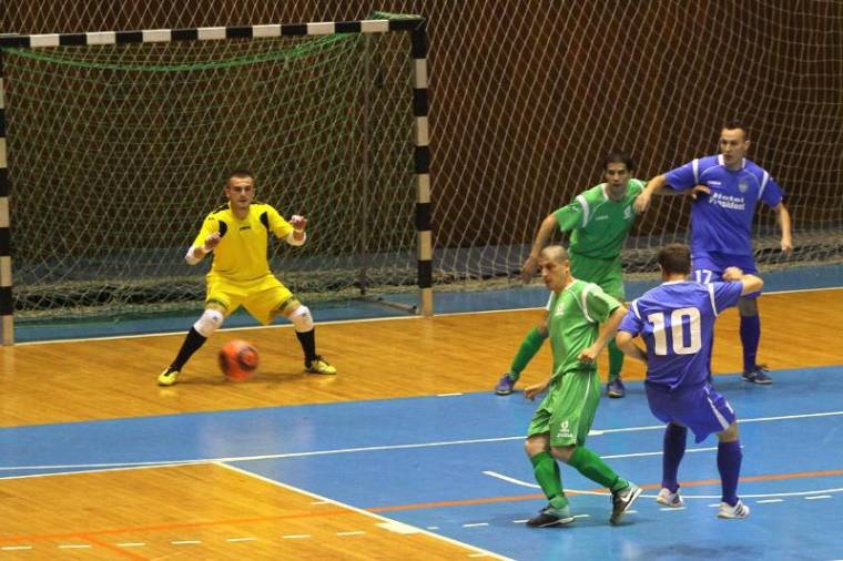 Nem unják az aranyhalmozást