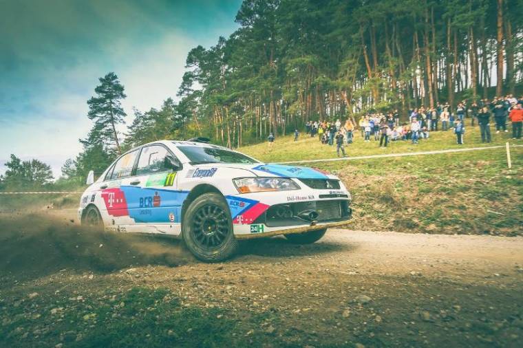 Junior oktatja a honi ralimezőnyt