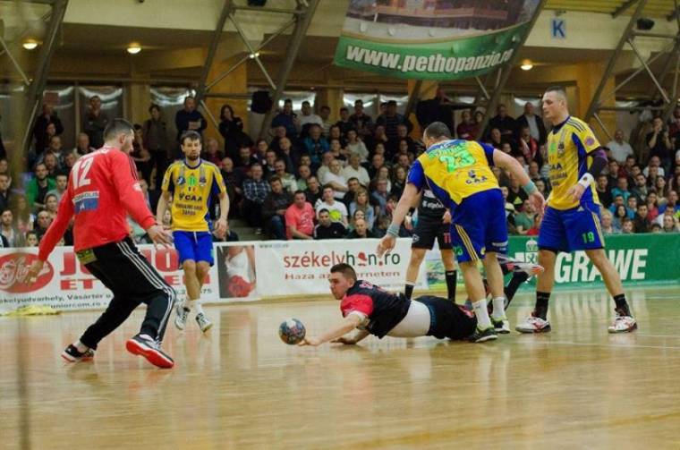 Új férfi-kézilabdabajnokot avatnak