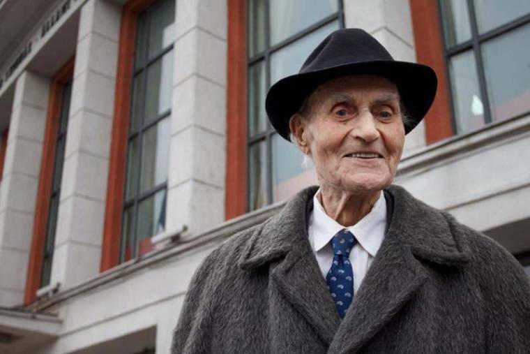 In memoriam Senkálszky Endre