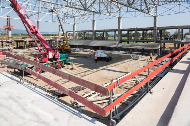 Aréna a város szélén